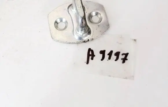 Toyota Yaris Front door lock loop/hook striker 