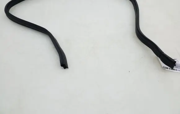 Mercedes-Benz CLS C219 Engine compartment rubber A2116280098
