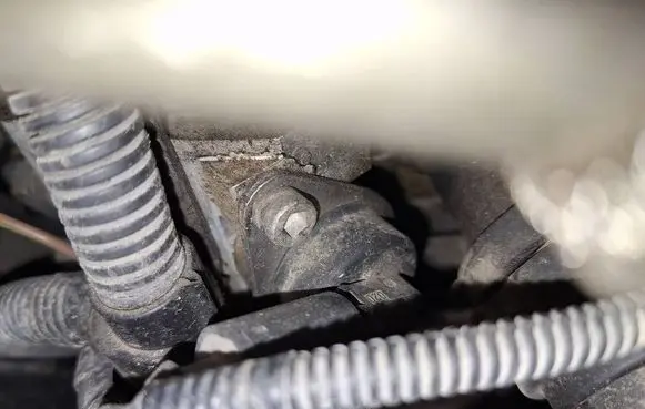 Volkswagen Touran I Camshaft position sensor 