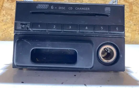 Nissan X-Trail T30 CD/DVD changer 28184