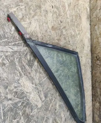 Jaguar XJS Front vent window/glass (coupe) 