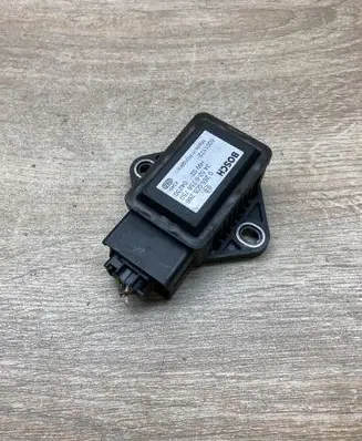 BMW 5 E60 E61 ESP acceleration yaw rate sensor 6758750 0265005266