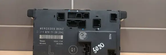 Mercedes-Benz E W211 Door control unit/module 2118707126 SW0206 00401708
