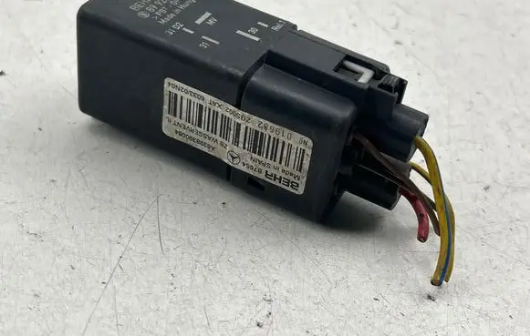 Mercedes-Benz Vito Viano W639 Glow plug pre-heat relay A8965 899260000