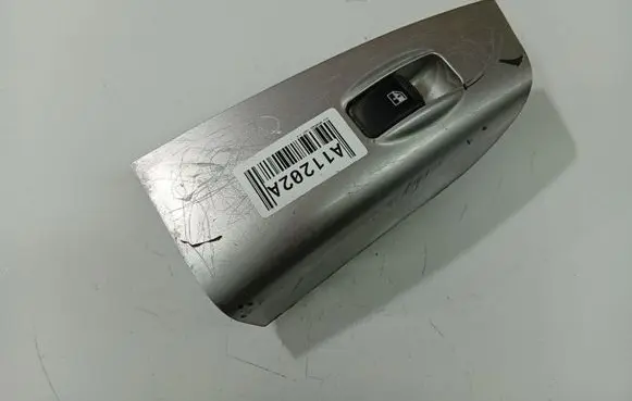 KIA Sportage Electric window control switch 4835201110