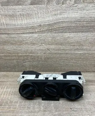 Volkswagen Polo Climate control unit 6Q0819445