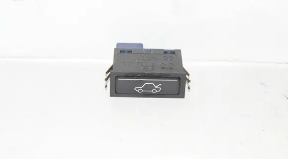 BMW 5 E39 Tailgate opening switch 8365579