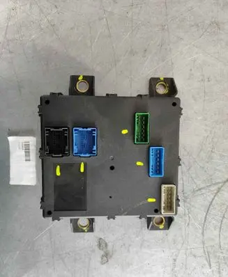 Maserati Quattroporte Tailgate/trunk control unit/module 210683