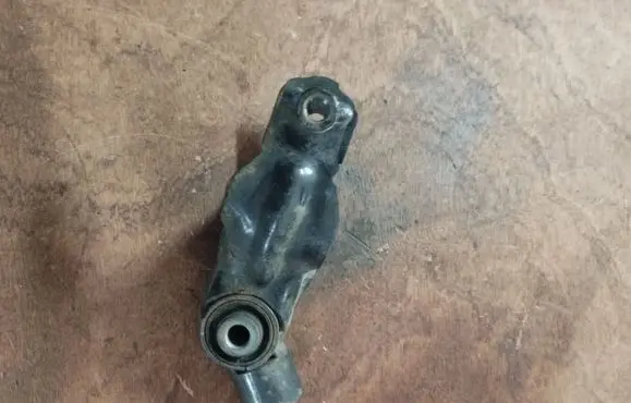 Peugeot 3008 I Engine mount bracket 180655