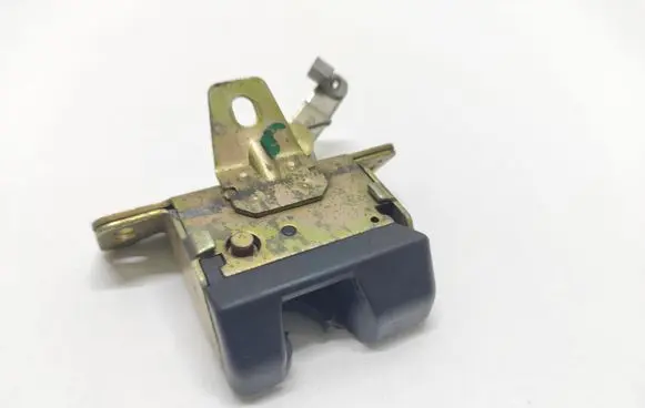 Opel Astra G Tailgate/trunk/boot lock/catch/latch 09130569