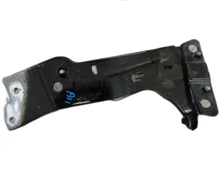 Audi A1 Fender mounting bracket 