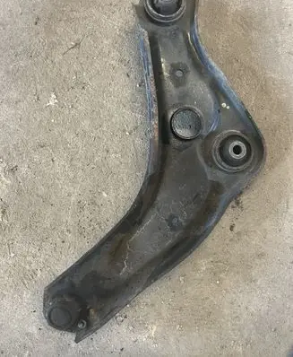 Nissan Qashqai Front lower control arm/wishbone BUSH03
