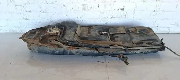 Toyota RAV 4 (XA30) Fuel tank 