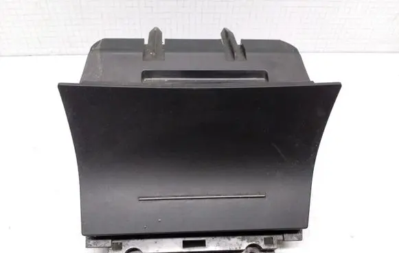 Skoda Octavia Mk2 (1Z) Car ashtray 1Z1863077A 1Z1857962B
