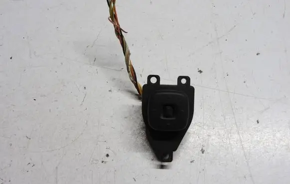 Wing mirror switch