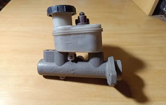 Nissan Primera Master brake cylinder 21027799