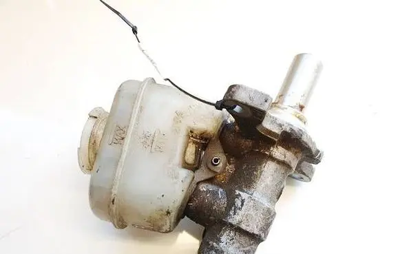 Subaru Outback Master brake cylinder 
