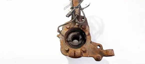 Front wheel hub