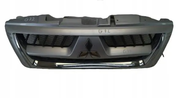 Mitsubishi Pajero Front bumper upper radiator grill MN1177134