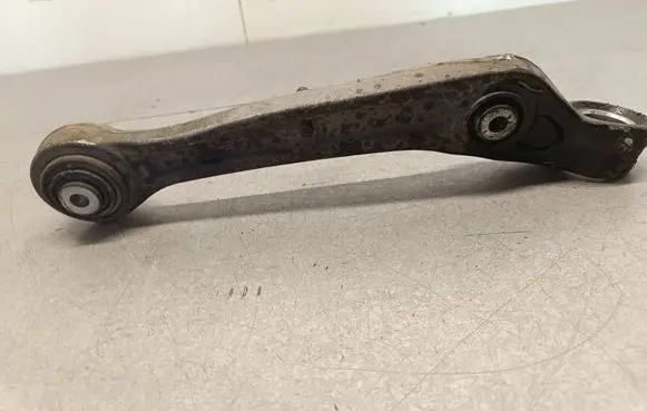 Front lower control arm/wishbone