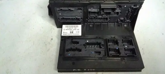Mercedes-Benz E W211 Fuse module 2115457701 211545770102