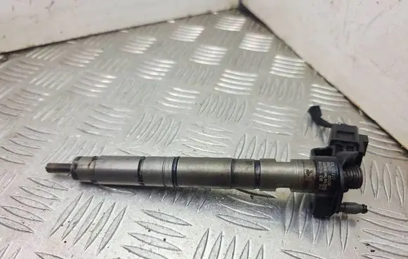 Audi A4 S4 B8 8K Fuel injector 03L130277 0445116030