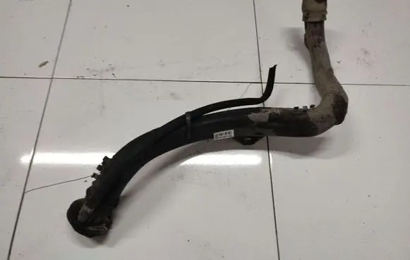 Fuel tank filler neck pipe