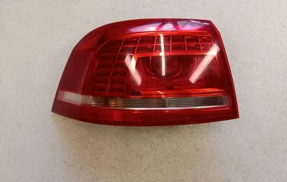 Volkswagen PASSAT B7 Rear/tail lights 179815