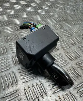 Mercedes-Benz A W176 Ignition lock 10046417 A2469051402 6175256111406123
