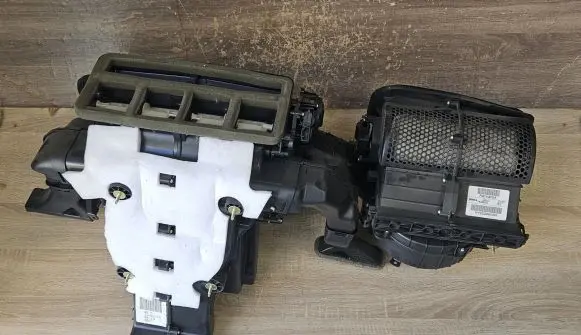 Dodge Durango III Interior heater climate box assembly P68245823AE