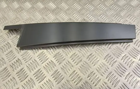 BMW 3 E90 E91 Tailgate/trunk side cover trim 
