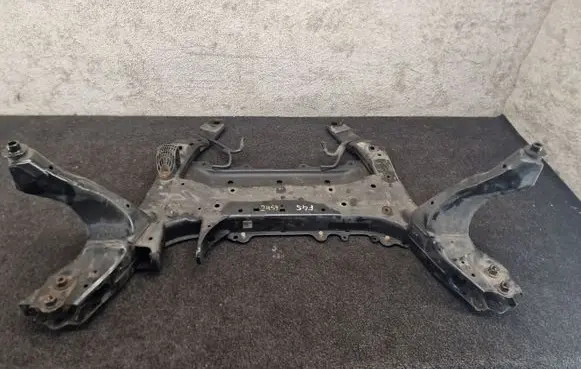 BMW 2 F46 Front subframe 6852036