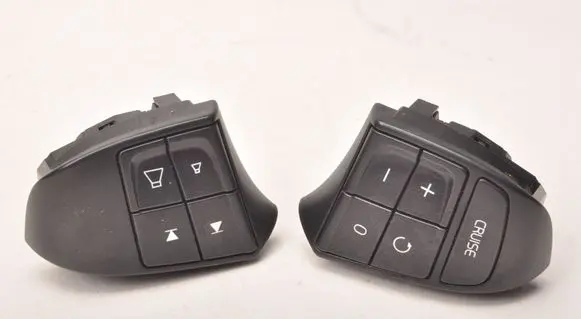 Volvo V70 Steering wheel buttons/switches 30739638