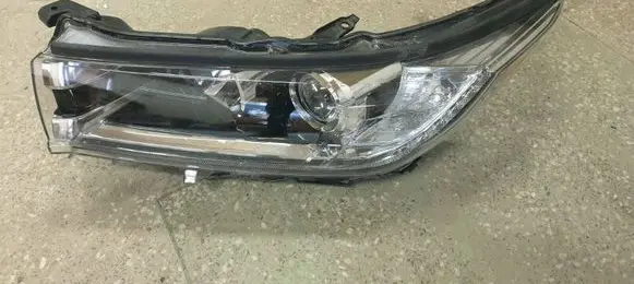 Toyota Highlander XU40 Headlight/headlamp 81150-0E330