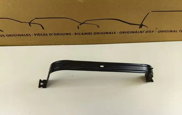Audi Q3 8U Fuel tank mounting bracket 5N0201656B