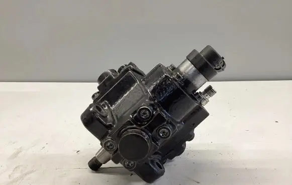 Opel Zafira B Fuel injection high pressure pump 0445010155