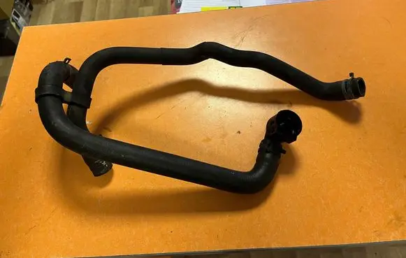 Volkswagen Touran II Engine coolant pipe/hose 1T0121156BC 1J0121156BC
