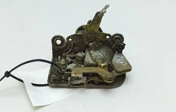 Mercedes-Benz COMPAKT W115 Front door lock 