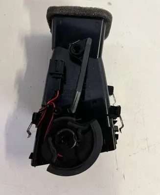 Volkswagen Touareg II Dashboard trim 7P1819728A 10002351