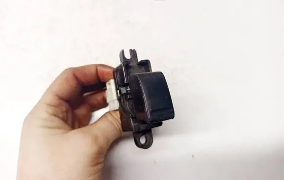 Nissan X-Trail T30 Electric window control switch 