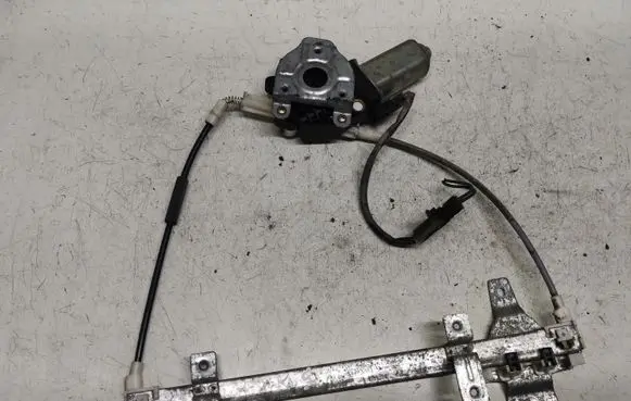 Ford Maverick Rear door window regulator with motor