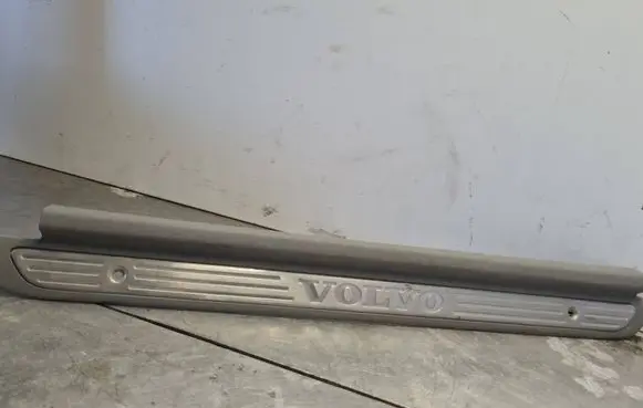 Rear sill trim cover
