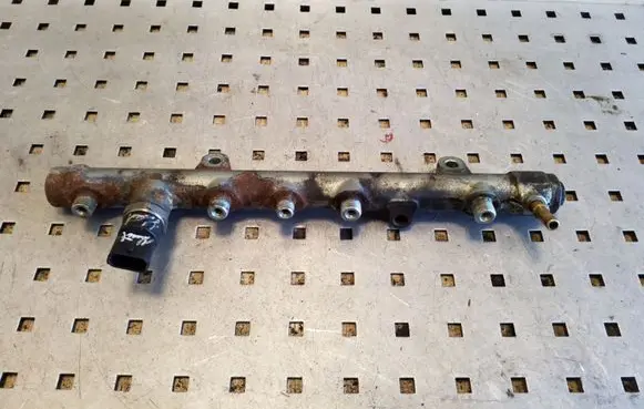 Renault Megane II Fuel main line pipe 0445214065 8200330912
