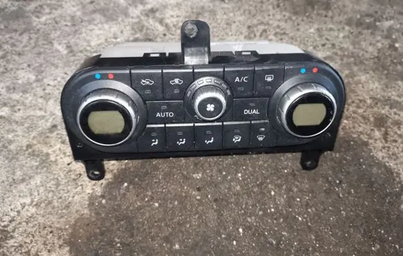 Nissan Qashqai+2 Climate control unit 27500JD45D