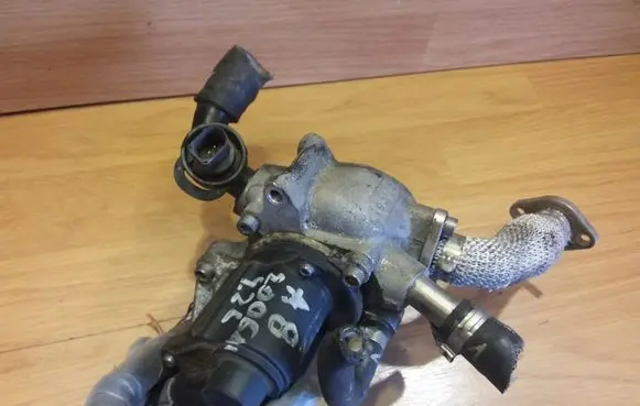 Audi A8 S8 D3 4E EGR valve 057131501C