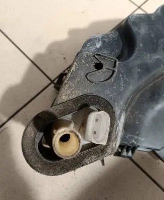 Audi A8 S8 D3 4E Other engine bay part 4E0121424B