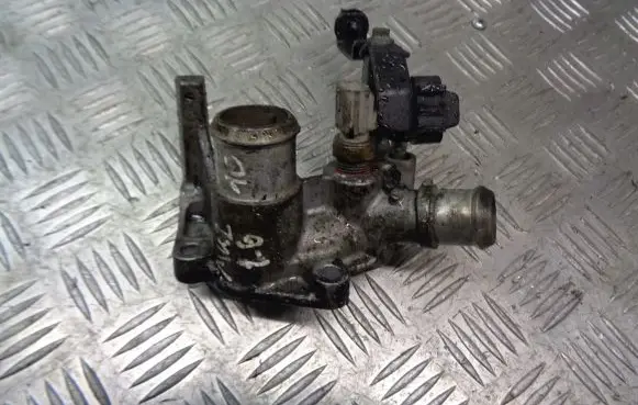 Ford Focus Thermostat housing 1N1G8594