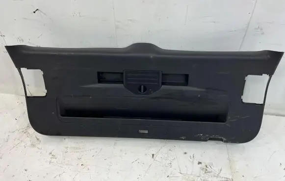 Volkswagen Touareg I Trunk/boot side trim panel 7P6867601A | 000000000000005481