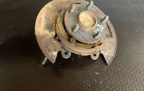 Toyota Corolla Verso AR10 Rear wheel hub