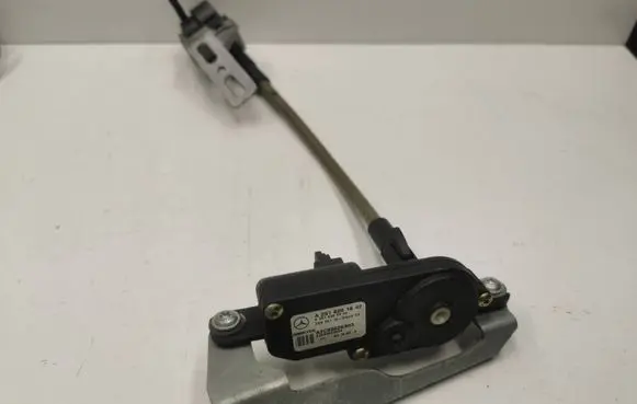 Mercedes-Benz R W251 Vent window/glass motor A2518201842 2518201842